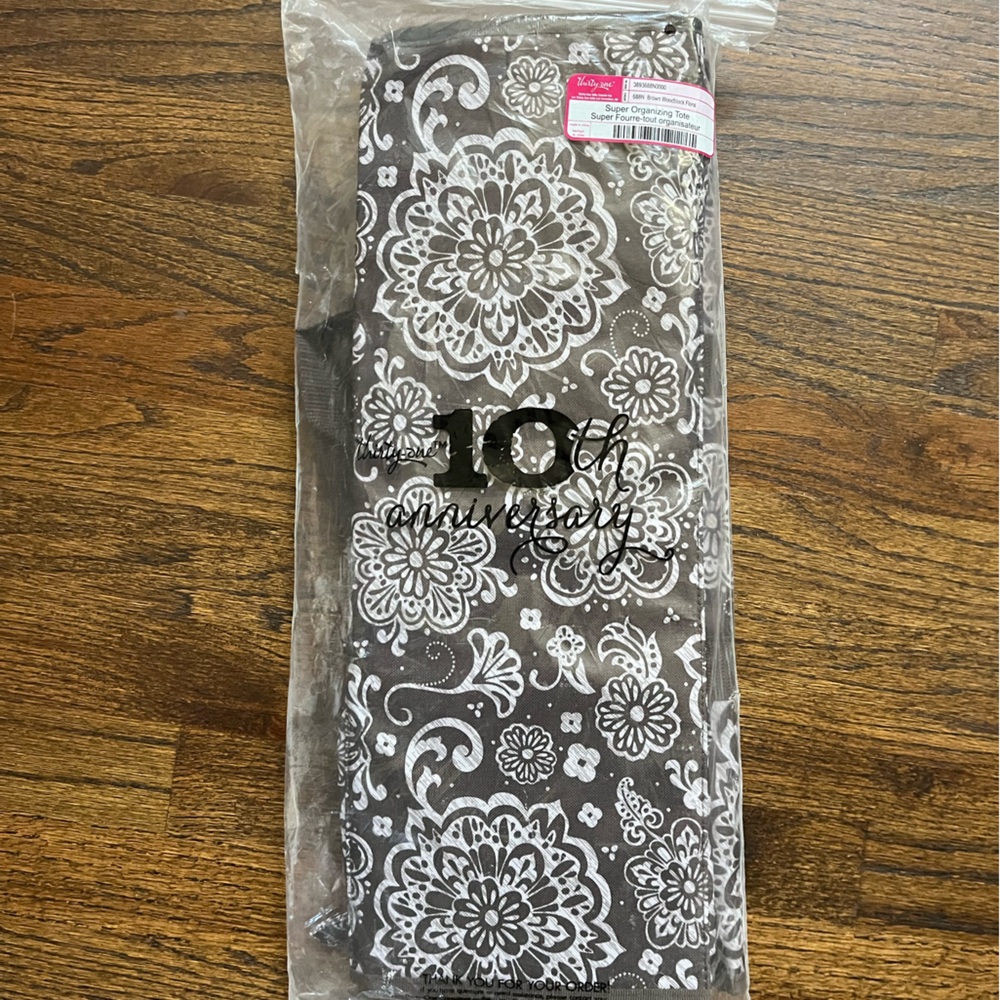 thirty-one New in Bag Super Organizing Tote in Brown Floral Woodblock - Picture 9 of 10